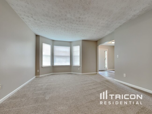 Foto del edificio - 2338 Briar Knoll Rd