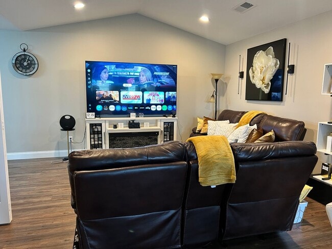 Building Photo - Newly Built, Beautiful Home!