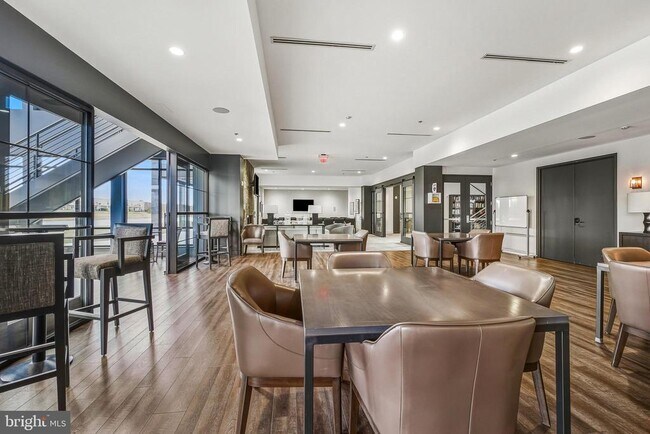 Foto del edificio - 23651 Havelock Walk Ter