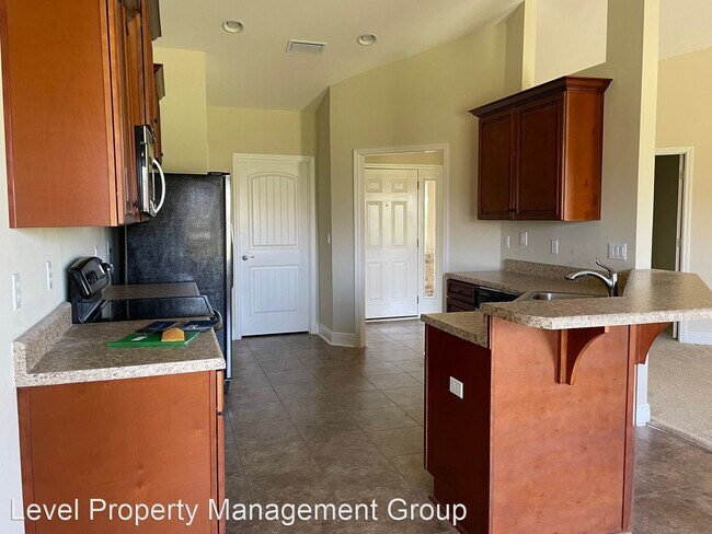 Building Photo - 4 br, 2 bath House - 580 Fulton Loop