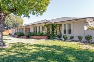 Building Photo - 10812 Royal Park Dr