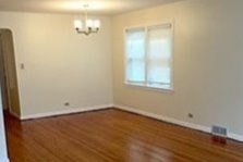 Sala de estar - 6625 N California Ave