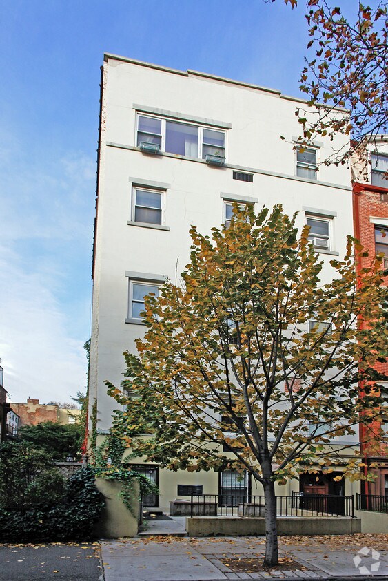 Building Photo - 282 Henry St