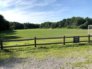 Building Photo - 15 Saran Ave