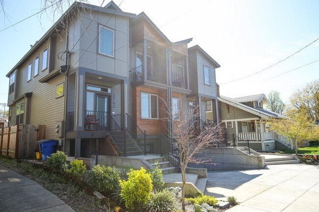 Photo - 2618 SE 51st Ave Apartment