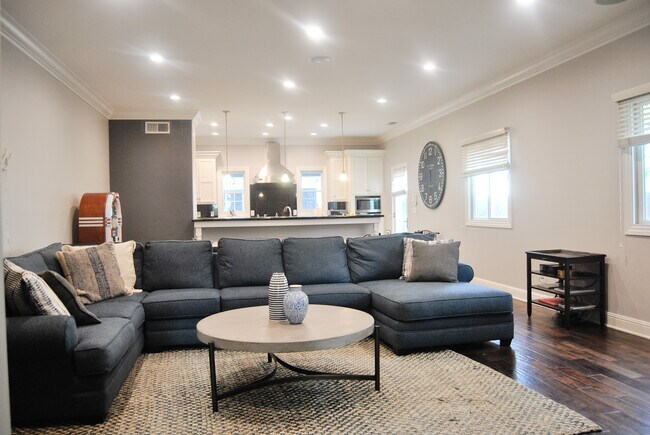 Foto del edificio - 10535 Ayres Ave