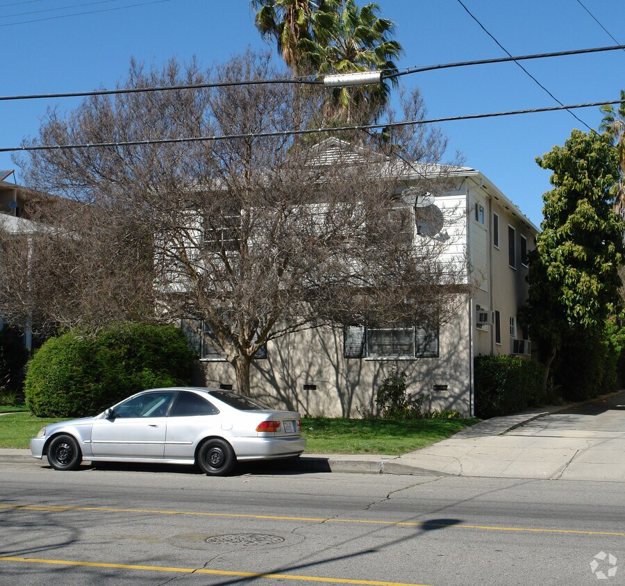 Foto del edificio - 12401-12403 Magnolia Blvd