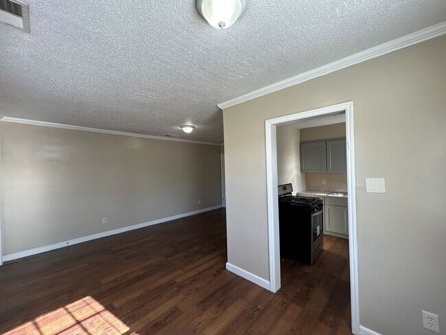 Foto del edificio - 1082 Garland St