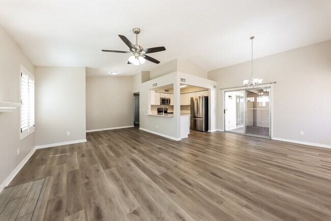 Building Photo - 8810 W Grovers Ave