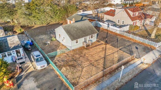 Foto del edificio - 1283 Englishtown Rd