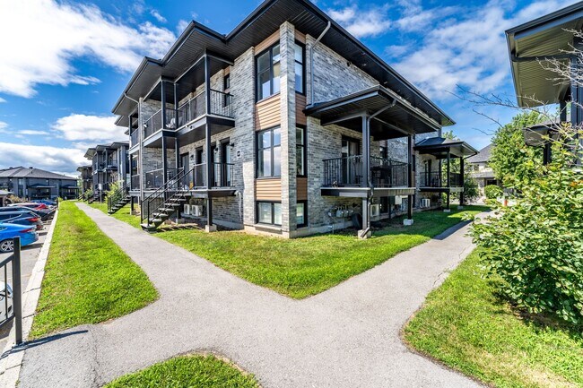 Building Photo - 534 du Plateau Boulevard