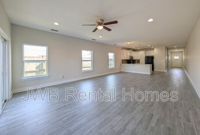 Building Photo - 811 2nd Ave S