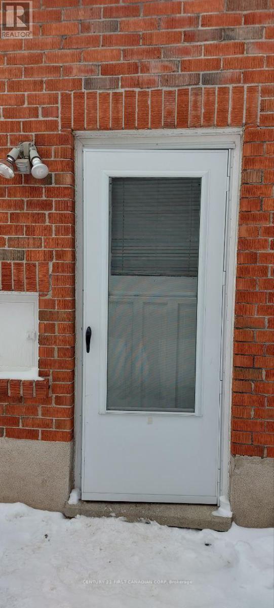 Photo du bâtiment - 111 Lincoln Pl