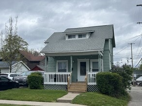 Building Photo - 215 Linden St