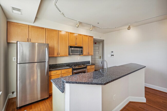 Building Photo - 1419 Clifton St NW