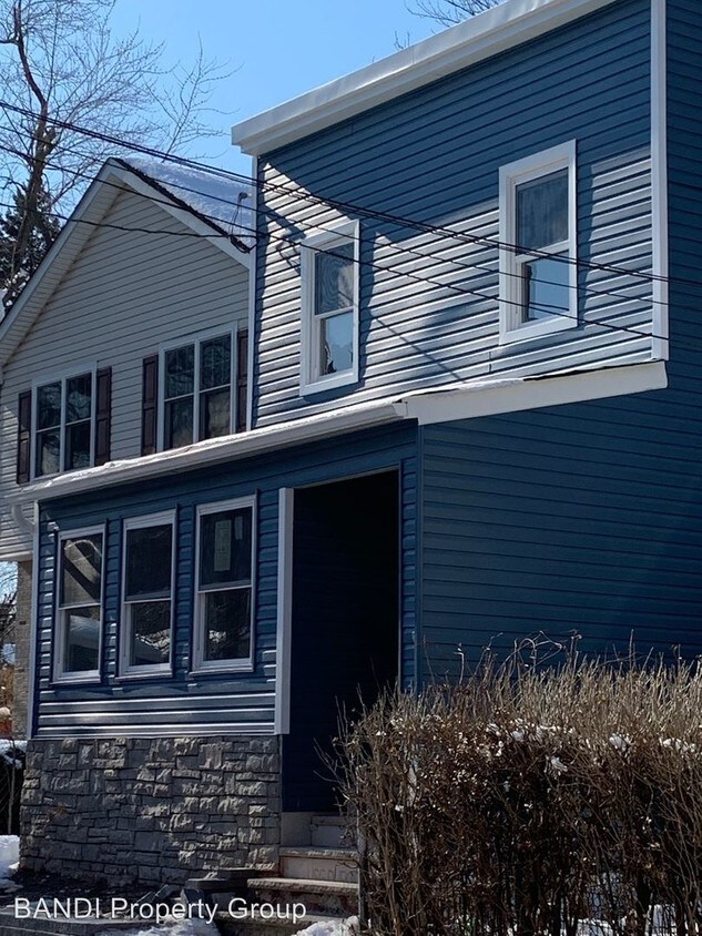 Primary Photo - 3 br, 2 bath House - 32 New Street