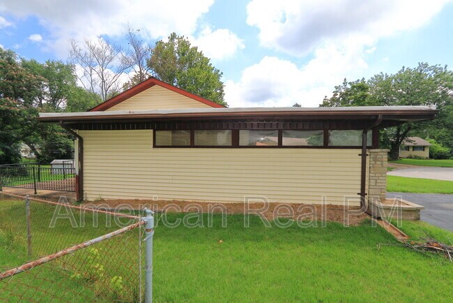 Building Photo - 8313 Buddie Dr