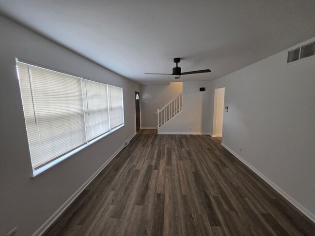 Building Photo - 4209 Defoe Dr