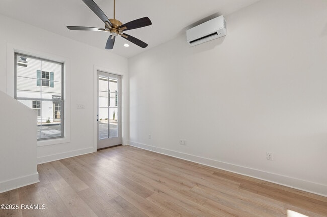 Building Photo - 208 Steiner Oaks