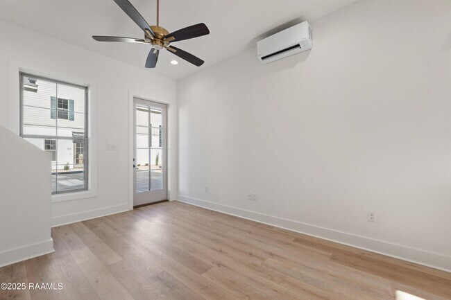 Foto del edificio - 208 Steiner Oaks