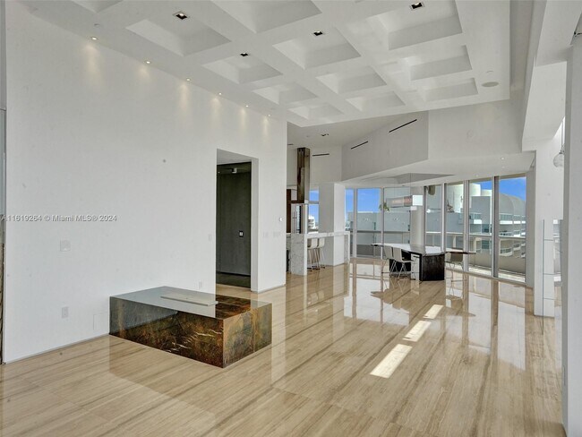 Building Photo - 20191 E Country Club Dr