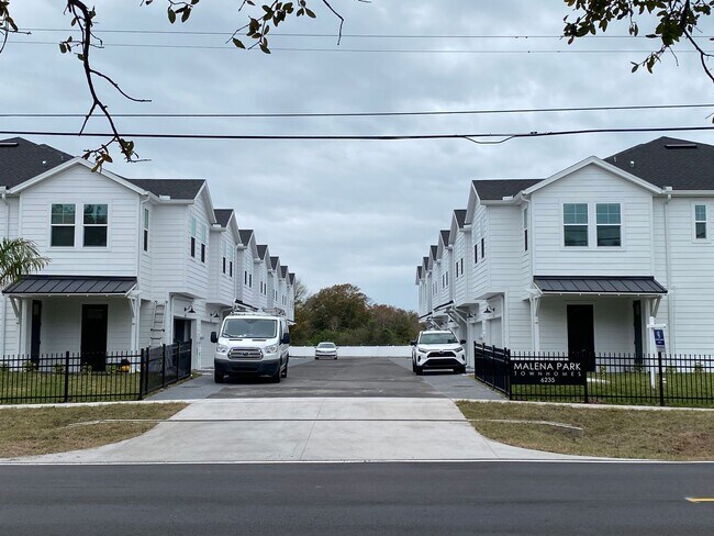 Foto del edificio - Now Leasing Brand New Townhouse - Available for Rent!
