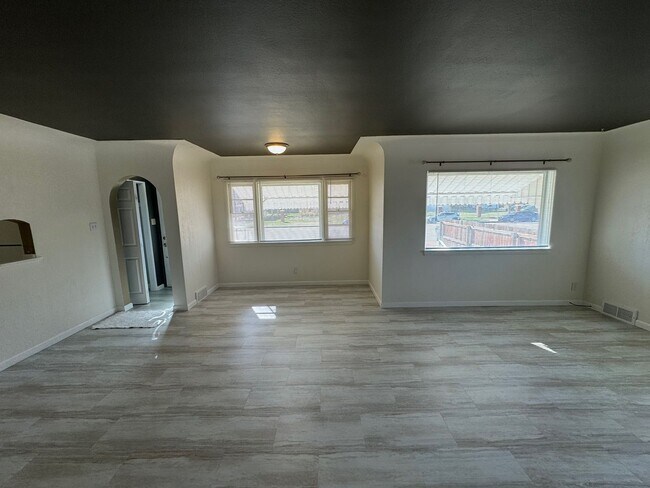 Foto del edificio - 2308 6th Ave