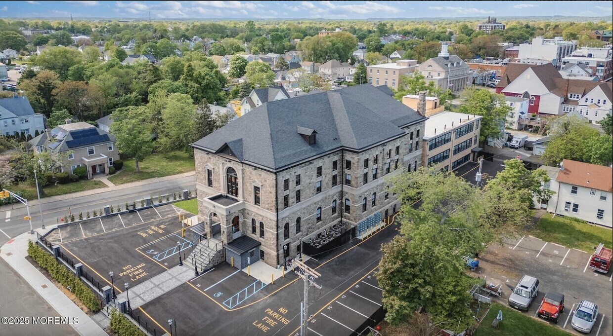 Primary Photo - 179 Chelsea Ave