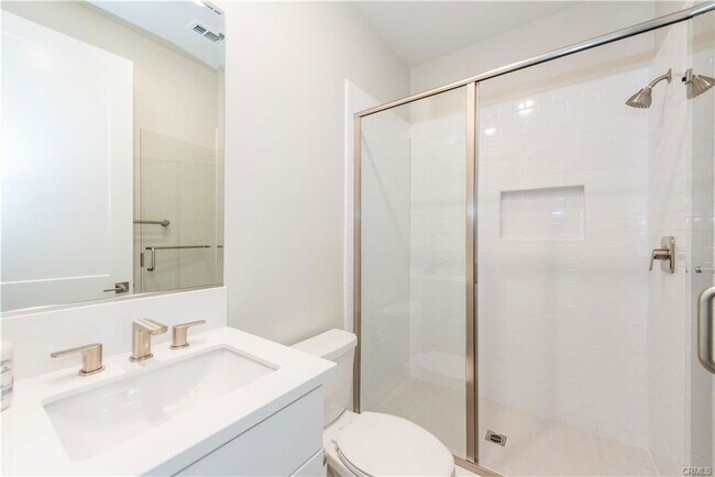 Building Photo - 631 Cardona