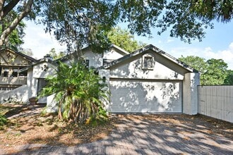 Building Photo - 621 Landings Pl