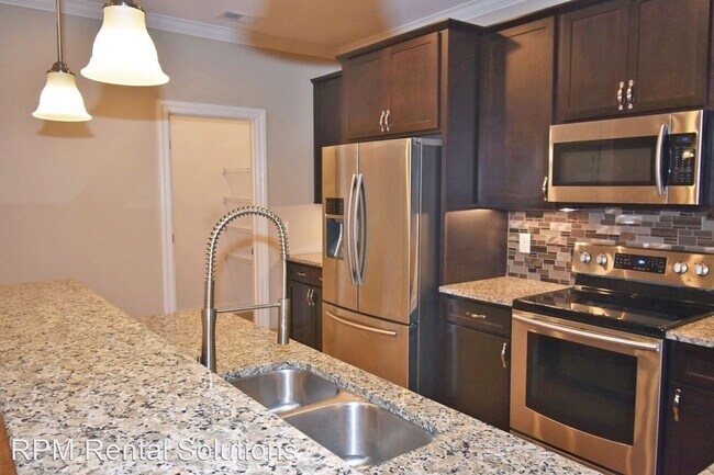 Building Photo - 3 br, 2.5 bath House - 3219 Blue Sky