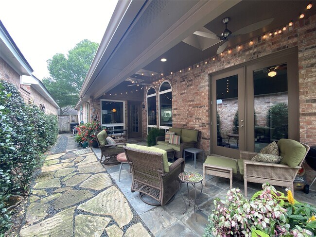 Foto del edificio - 6906 Afton Woods Dr