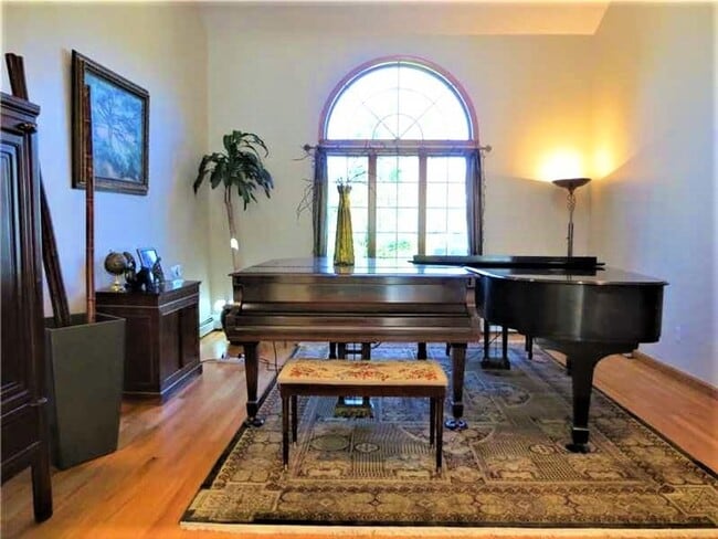 Building Photo - ****Barrington – Exclusive Contemporary Co...