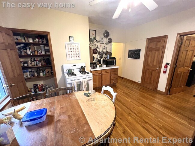 Building Photo - Somerville/Porter  Square 3 Bedroom