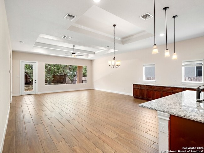 Building Photo - 578 Carriage House