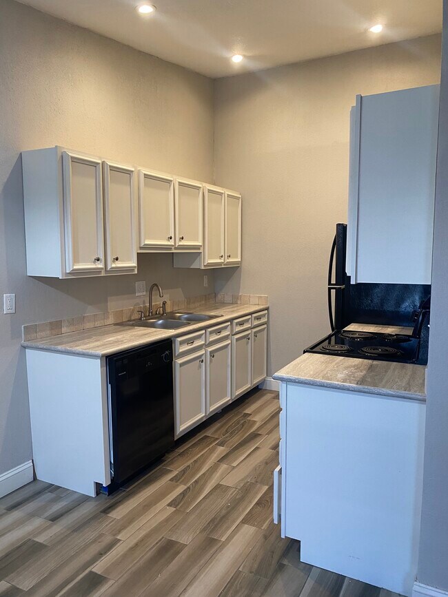 Cocina - 832 Hardy Springs Cir