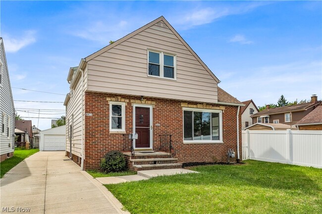 Foto del edificio - 6911 Farnsworth Dr