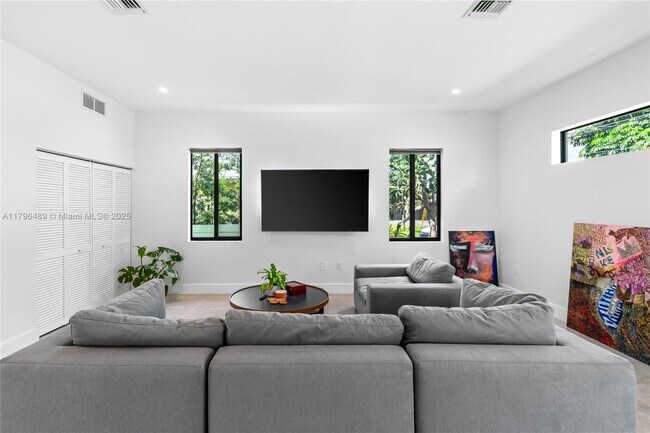 Foto del edificio - 808 NW 5th Terrace