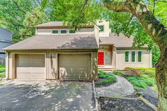 Photo - 33 Highmount Ave House