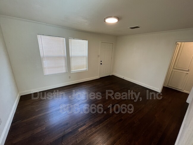 Building Photo - 2509 1st Pl