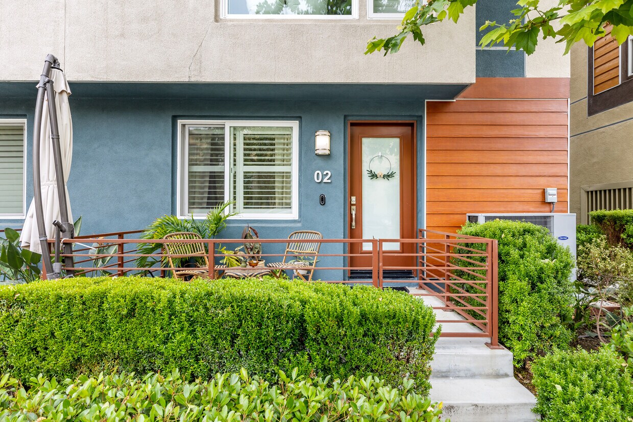 Primary Photo - 2581 Arvia St