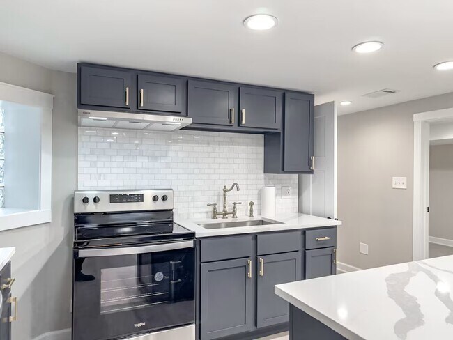 Foto del edificio - 1536 N Hamlin Ave