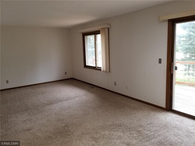 Building Photo - 2317 Amberwood Dr