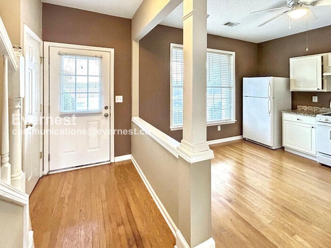 Building Photo - 2521 Heyoak Ct