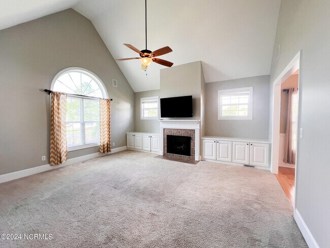 Building Photo - 212 Bluewater Cove