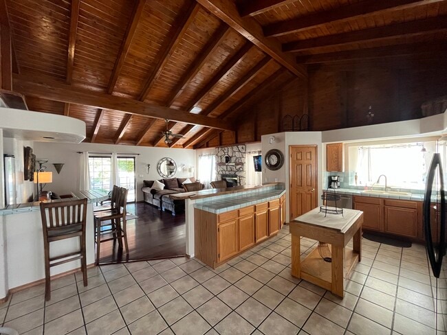 Building Photo - 2760 Inverness Dr