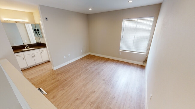 Bedroom - CLK - Clark Apts