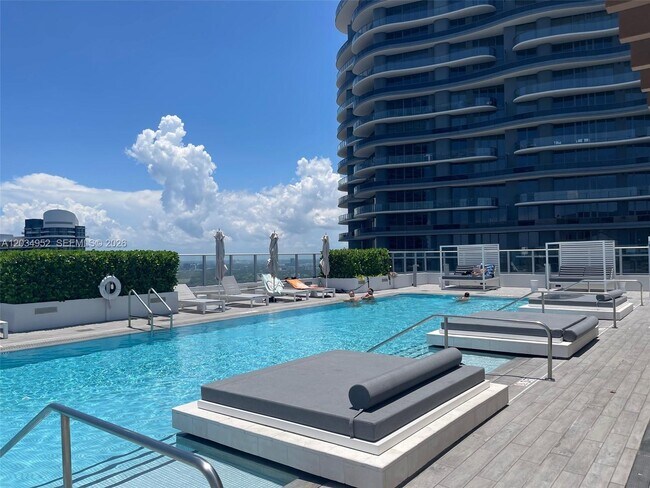 Foto del edificio - 1010 Brickell Ave