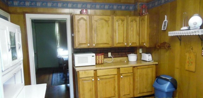 Building Photo - 218 W 29th St