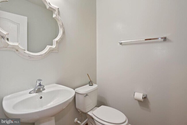 Foto del edificio - 603 Overlook Park Dr